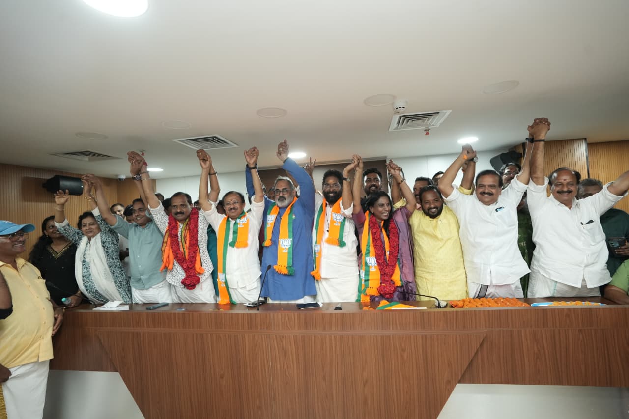 Kerala | తిరువనంతపురంలో రెపరెపలాడిన బీజేపీ జెండా