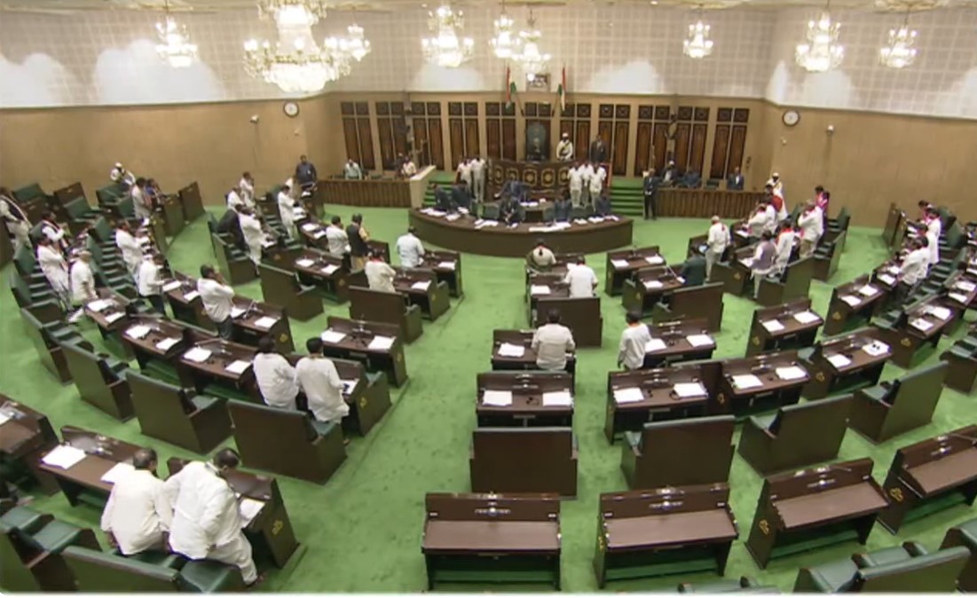 BRS MLAs | అసెంబ్లీ నుండి బీఆర్ఎస్ ఎమ్మెల్యేలు వాకౌట్