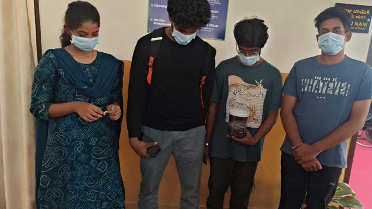 Drugs | బాయ్ ఫ్రెండ్తో కలిసి డ్రగ్స్ విక్రయిస్తున్న లేడీ సాఫ్ట్వేర్