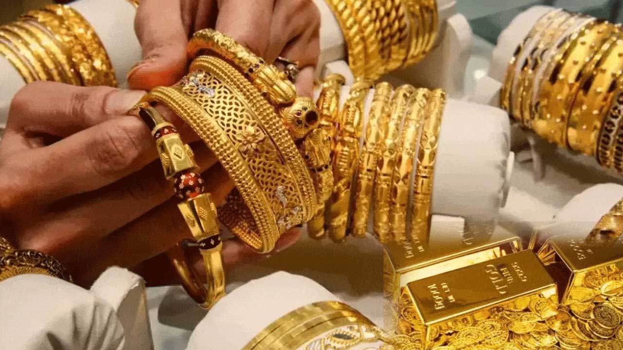 Gold Rates | భగ్గుమంటున్న బంగారం ధరలు.. హైదరాబాద్లో తులం ఎంతంటే..?