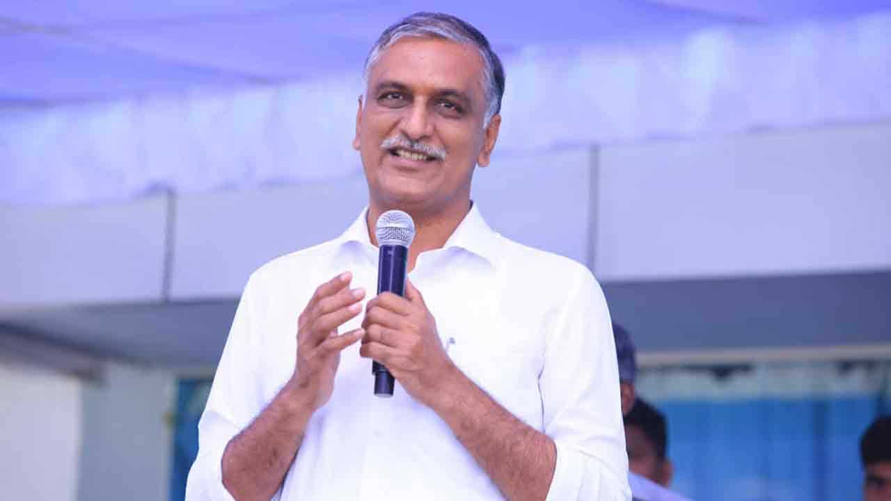 Harish Rao | గాంధీ పేరు తొలగింపు.. దేశ సమాఖ్య వ్యవస్థపై జరుగుతున్న దాడి : హరీశ్రావు
