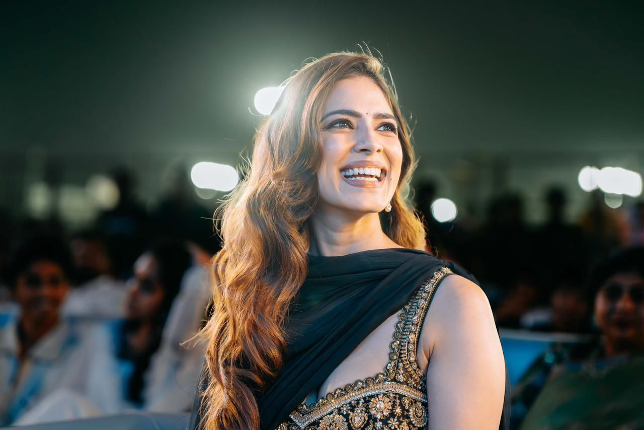 Malavika Mohanan | రాజాసాబ్ హీరోయిన్ మాళవికా మోహనన్ బ్యాక్గ్రౌండ్ ఇదే - తండ్రి ఫేమస్ సినిమాటోగ్రాఫర్