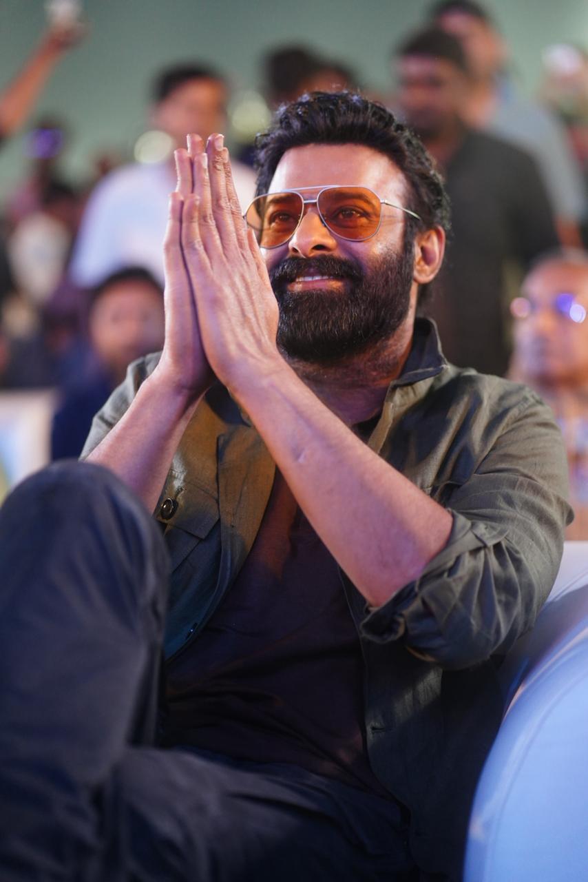 రాజాసాబ్లో బాలీవుడ్ నటుడు సంజయ్ దత్ కీలక పాత్రలో నటిస్తున్నారు.