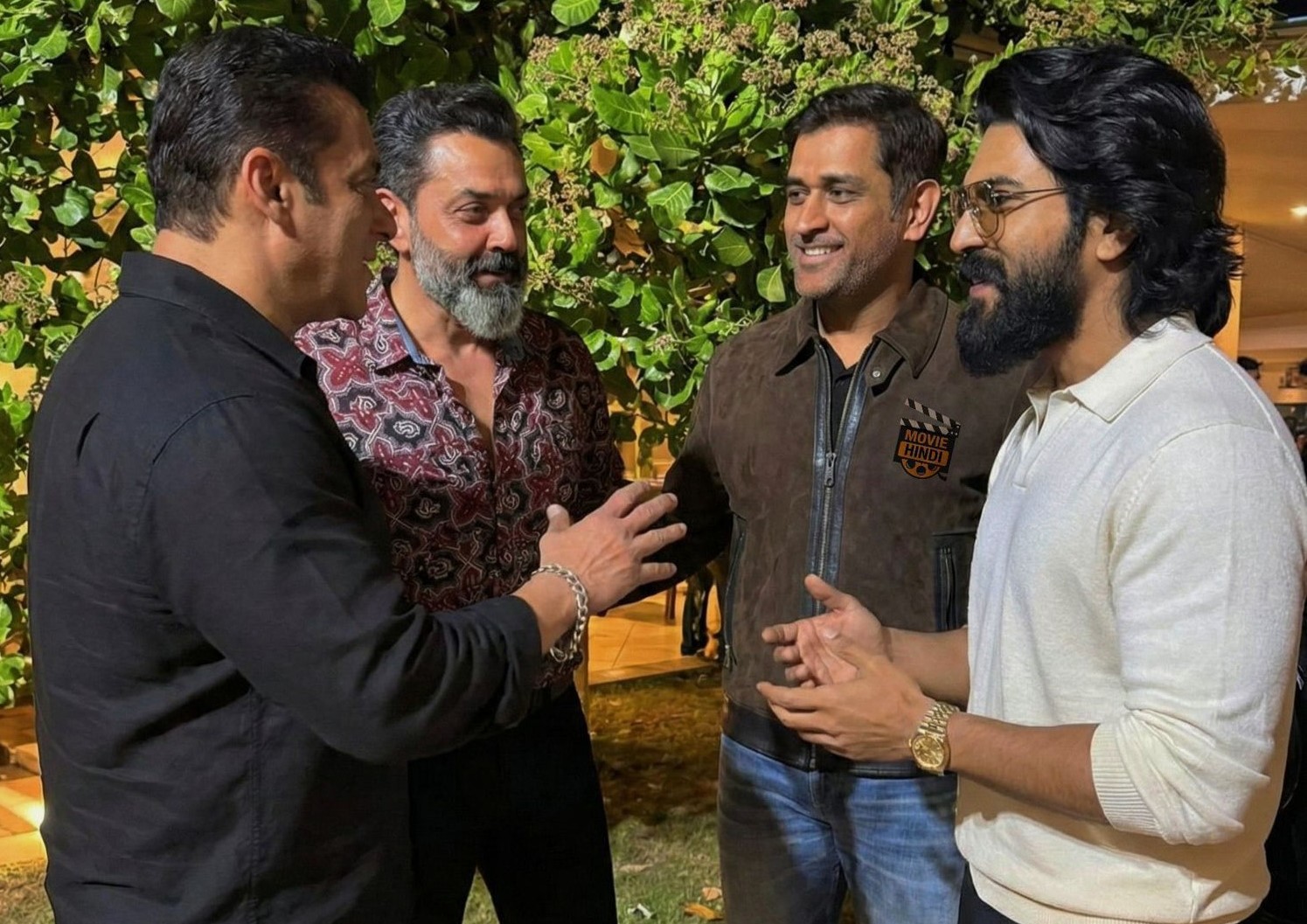 Ram Charan | ఒకే ఫ్రేమ్లో ధోనీ , రామ్చరణ్ - సల్మాన్ ఖాన్ బర్త్డే పార్టీలో మెగా పవర్ స్టార్