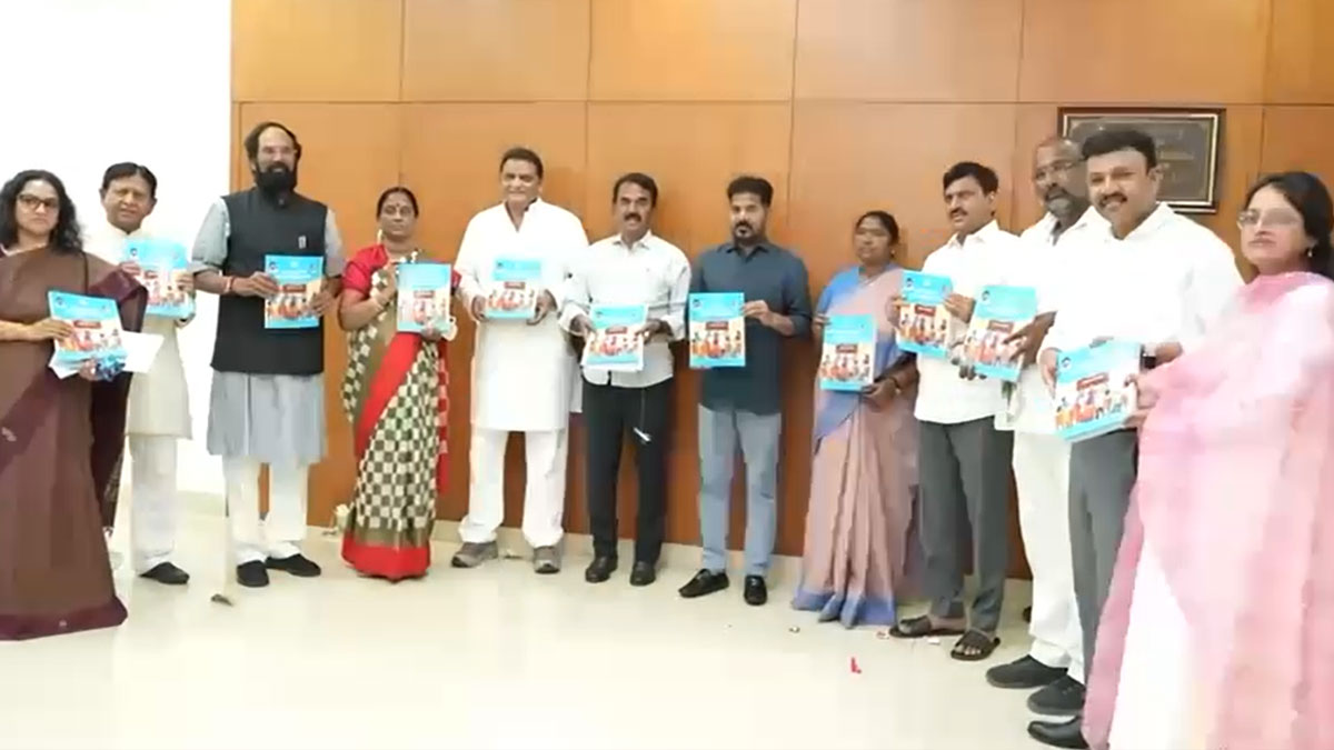 Revanth Reddy | 'గ్రామ పంచాయతీ ప్రజా ప్రతినిధుల కరదీపక'ను ఆవిష్కరించిన రేవంత్ రెడ్డి