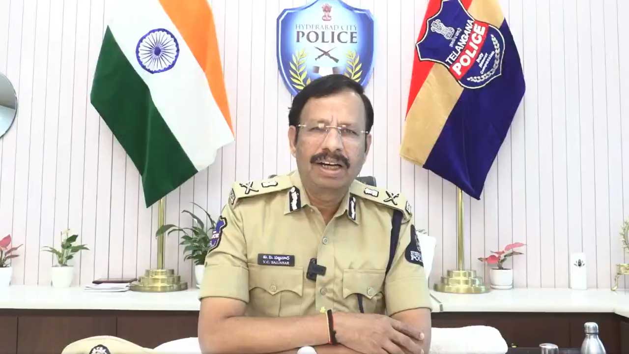 New Year | న్యూఇయర్ రోజు ఫ్యామిలీతో ఉంటారా.. జైళ్లో ఉంటారా: సీపీ సజ్జనార్