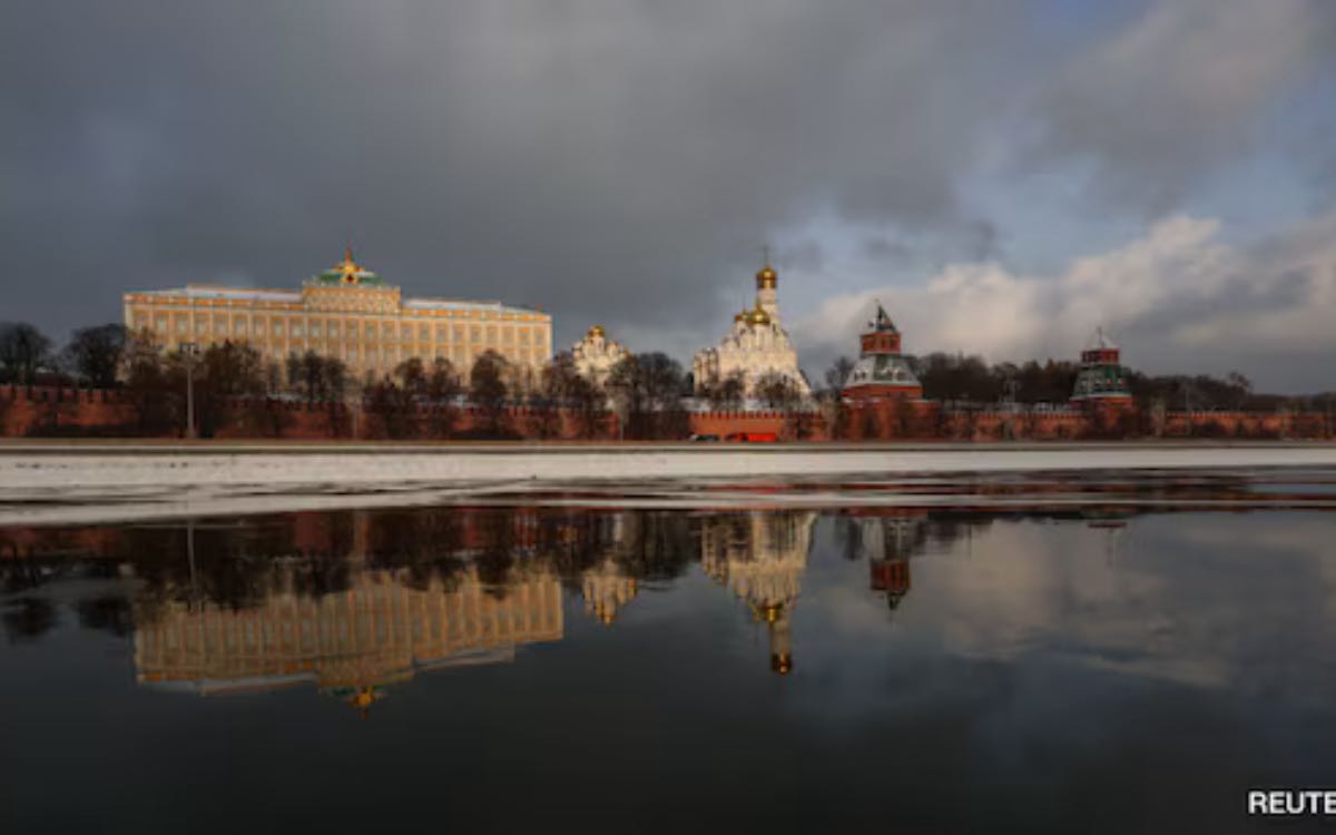 Ukraine Drones Attack On Moscow | మాస్కోపై ఉక్రెయిన్ డ్రోన్ల దాడి.. ధ్రువీకరించిన రష్యా..