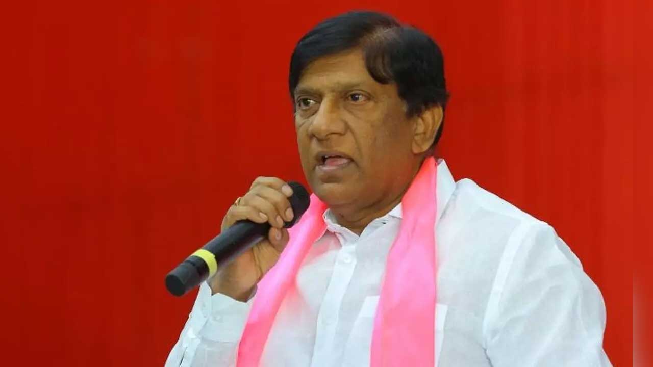 MLAs Disqualification | స్పీకర్ నిర్ణయం ప్రజాస్వామ్యానికి గొడ్డలి పెట్టు: మాజీ ఎంపీ వినోద్ కుమార్