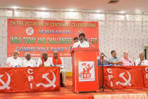Bhatti Vikramarka | ఫాసిస్టులు, క్యాపిటలిస్టులకు వ్యతిరేకంగా ఐక్య పోరాటాలు చేద్దాం: భట్టి విక్రమార్క