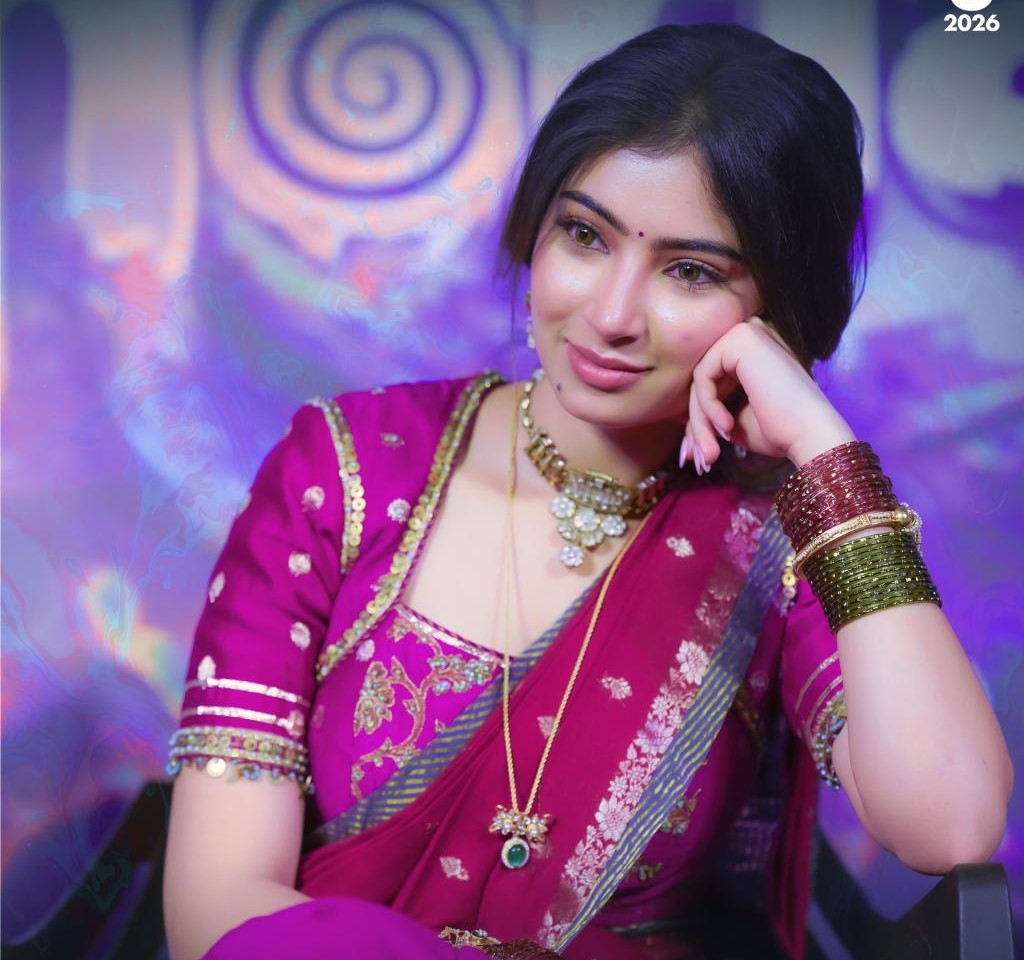 తెలుగులో తన ఫేవరేట్ హీరో విజయ్ దేవరకొండ అని ఈ ట్రైలర్ లాంఛ్ ఈవెంట్లో సారా అర్జున్ వెల్లడించింది.