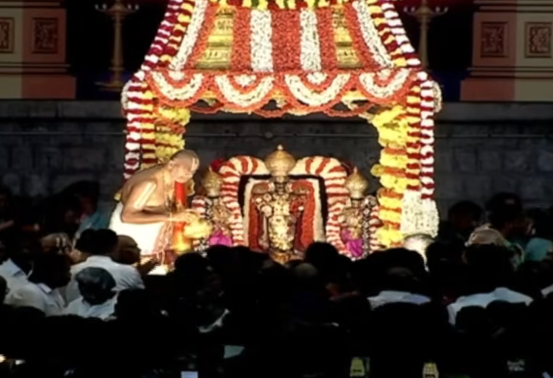 చంద్రప్రభ వాహనసేవస్వామి..
