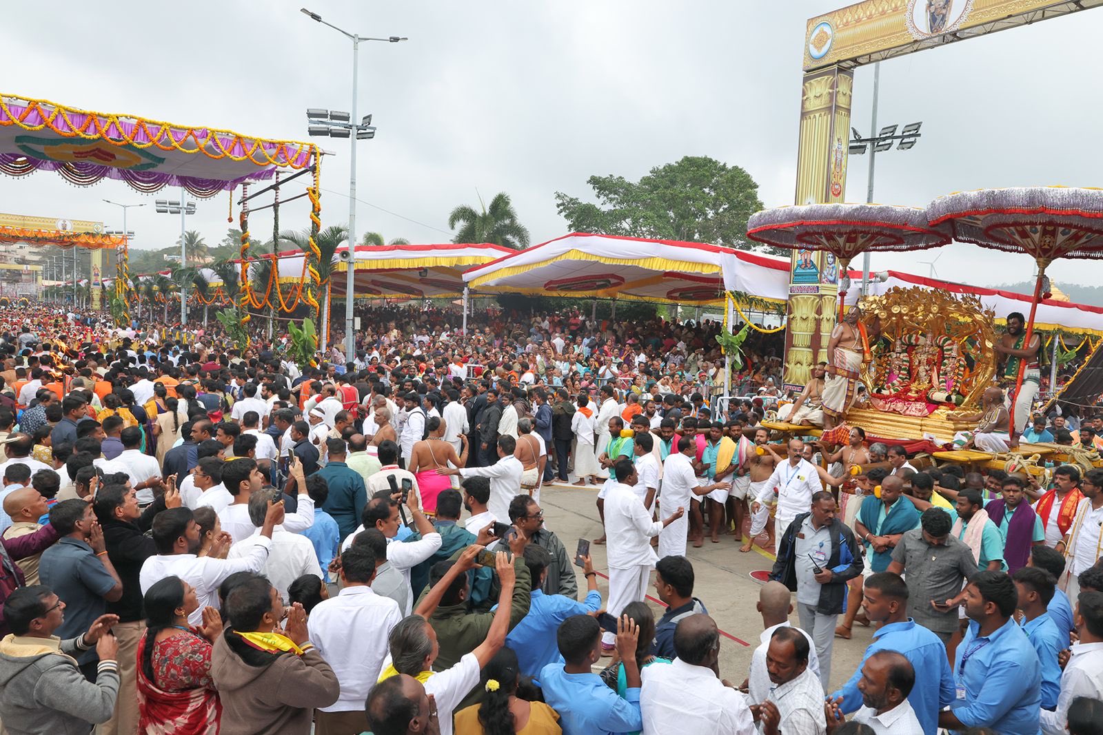 Ratha Saptami | వైభవంగా రథసప్తమి వేడుకలు.. ఒకే రోజు ఏడువాహనాలపై విహరించిన మలయప్ప స్వామి - Image 2