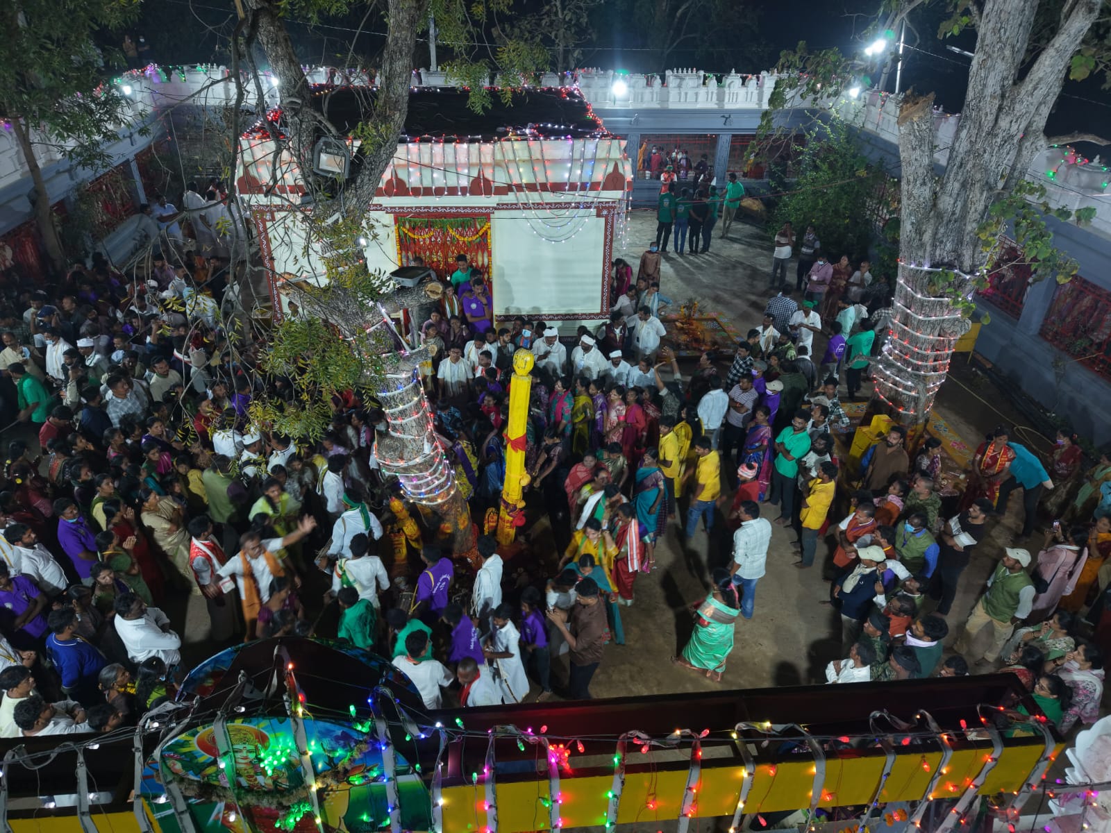 Medaram Jatara 2026 | మేడారం జాతర 2026: వైభవంగా సారలమ్మ రాక.. కన్నుల పండుగగా జాతర దృశ్యాలు - Image 31