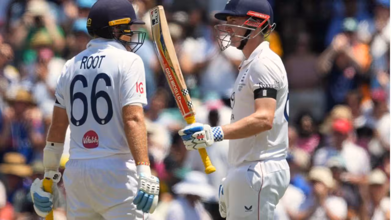 Ashes Series 2025-26 | యాషెస్ సిరీస్ 5వ టెస్టు.. తొలి ఇన్నింగ్స్లో ఇంగ్లండ్ 384 పరుగులకు ఆలౌట్..