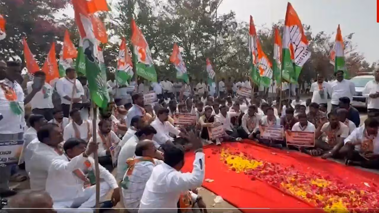 KCR | కేసీఆర్ ఫాంహౌజ్ ఎదుట కాంగ్రెస్ ధర్నా