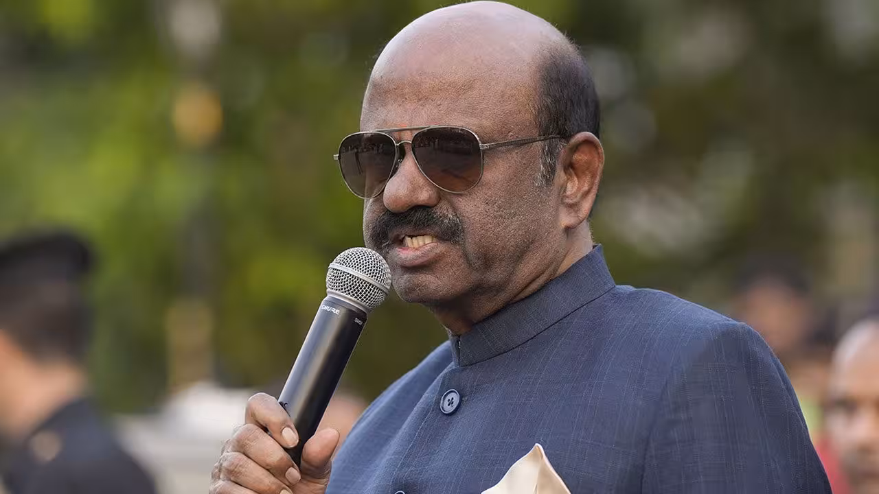 Death Threat | అతన్ని పేల్చేస్తా.. గవర్నర్ను చంపుతానంటూ బెదిరింపు మెయిల్..