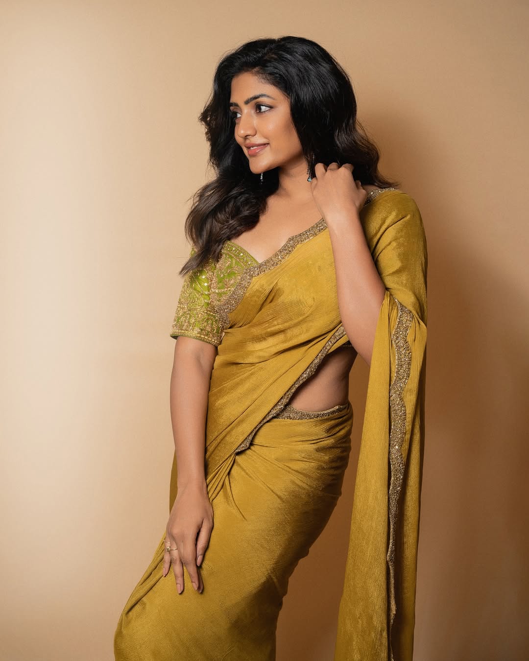 మలయాళం మూవీ జయజయజయజయహే మూవీకి రీమేక్గా ఈ తెలుగు సినిమా తెరకెక్కుతోంది.