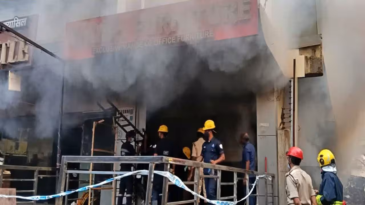 Nampally Fire Incident | 20 గంటలుగా రెస్క్యూ ఆపరేషన్.. అయినా చిక్కని ఐదుగురి ఆచూకీ