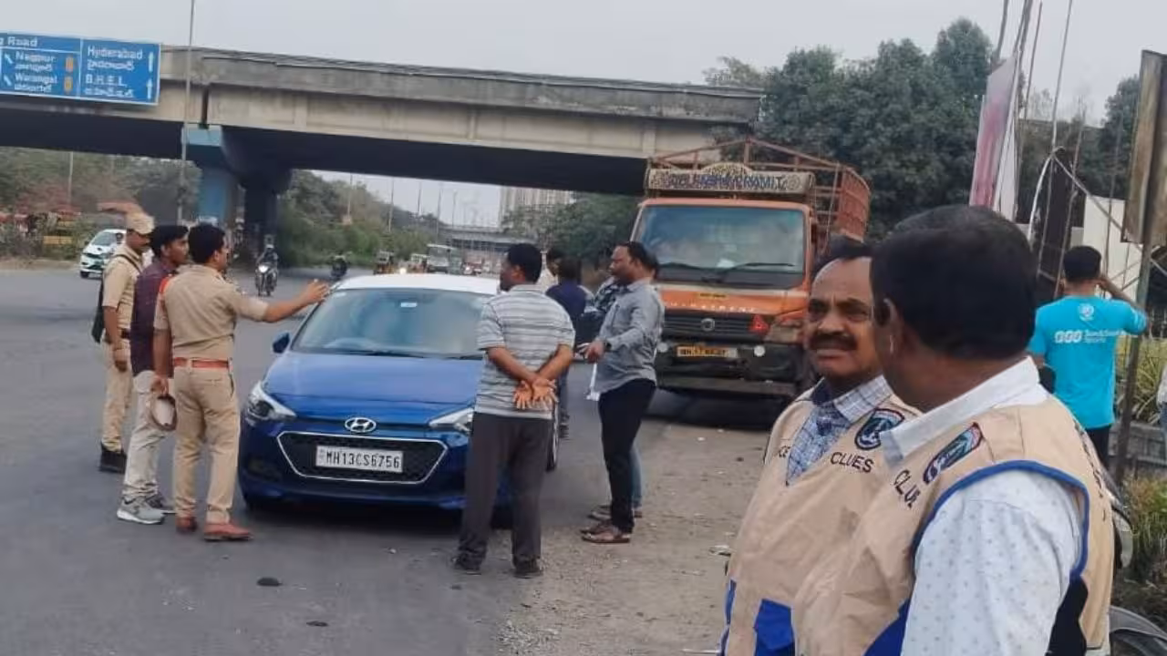 Ganja | ముత్తంగి ఓఆర్ఆర్ టోల్ గేట్ వద్ద భారీగా గంజాయి పట్టివేత.. ముగ్గురు అరెస్టు