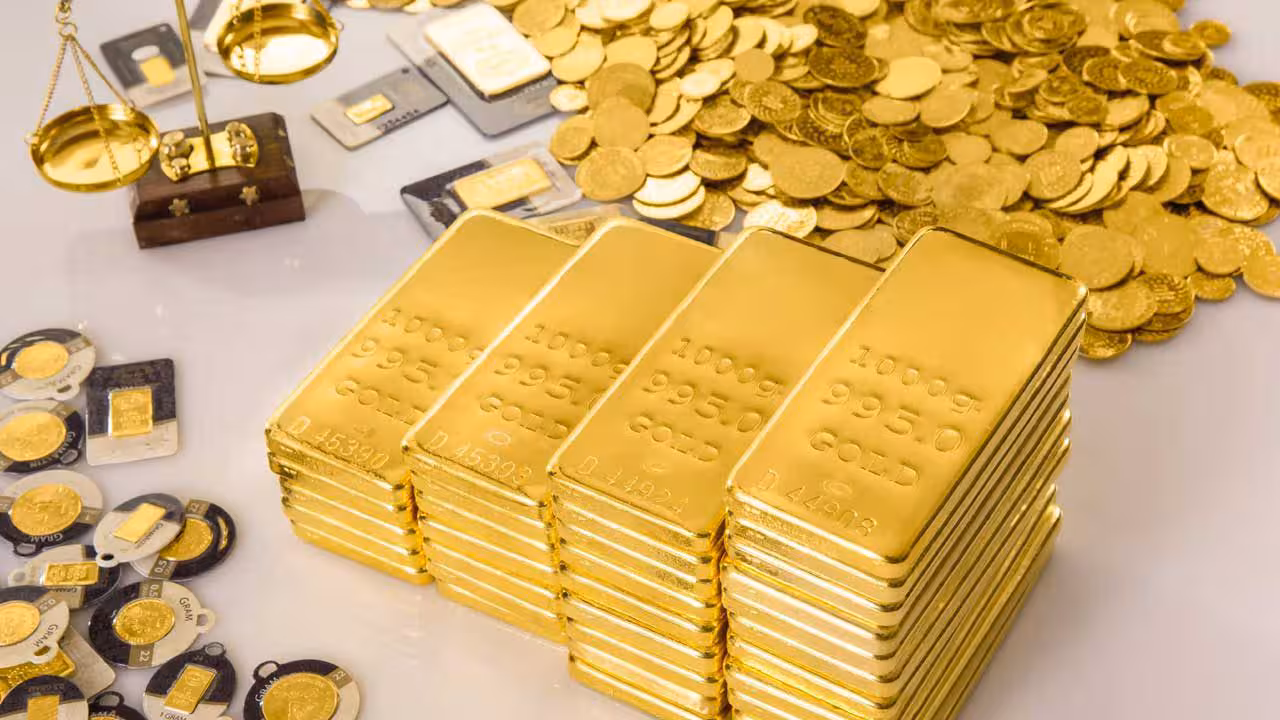 6th Jan 2026 Gold And Silver Rates | భారీగా పెరిగిన బంగారం, వెండి ధరలు.. పరుగు ఆగడం లేదు..