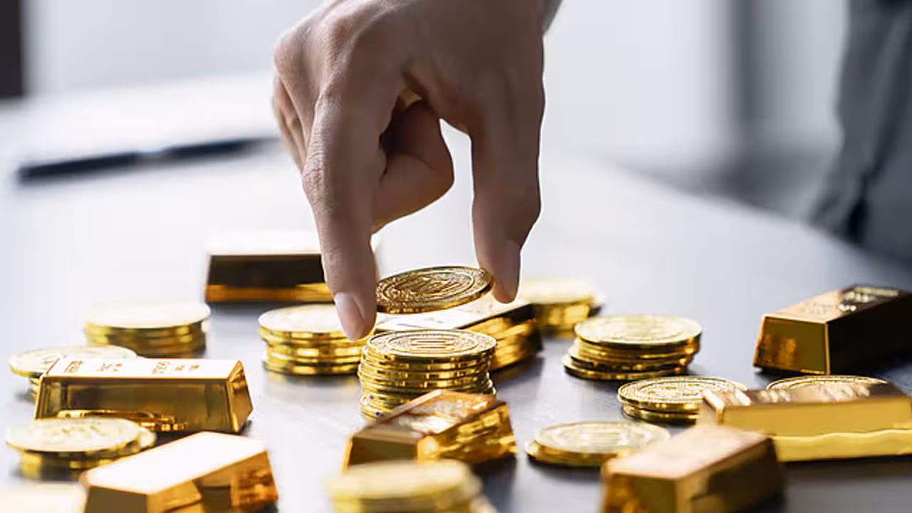 Gold Rate | బంగారం, వెండి కొనాలనుకుంటున్నారా.. అయితే మీకు గుడ్న్యూస్!