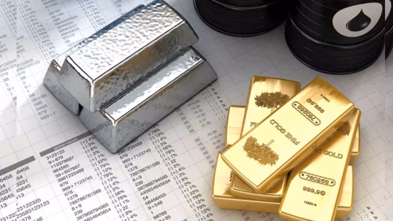 Gold and Silver Rates | పరుగుకు బ్రేక్.. స్వల్పంగా తగ్గిన బంగారం, వెండి ధరలు