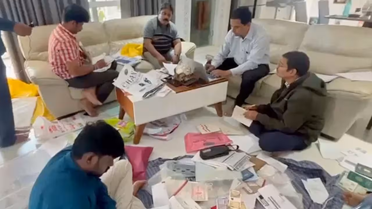ACB Raids | హనుమకొండ అదనపు కలెక్టర్ నివాసాల్లో ఏసీబీ సోదాలు
