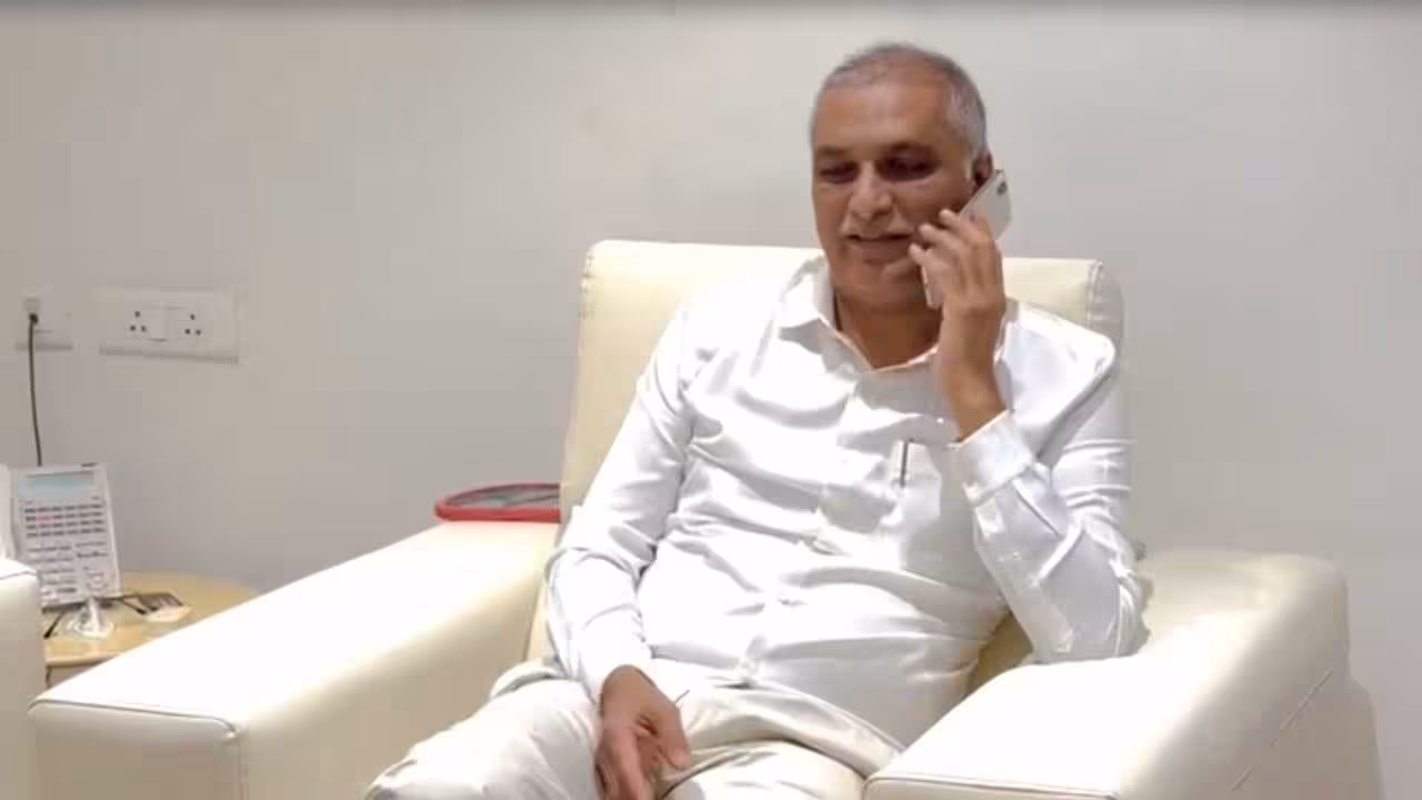 Harish Rao | అర్ధరాత్రి పూట జర్నలిస్టుల అరెస్టు అవసరమా..? డీజీపీకి హరీశ్రావు ఫోన్ కాల్