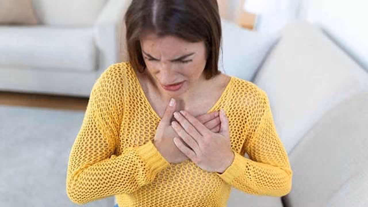 Heart Attack | గుండె పోటు వచ్చిన సమయంలో దీన్ని నమలాలి.. కార్డియో సర్జన్ సూచన..