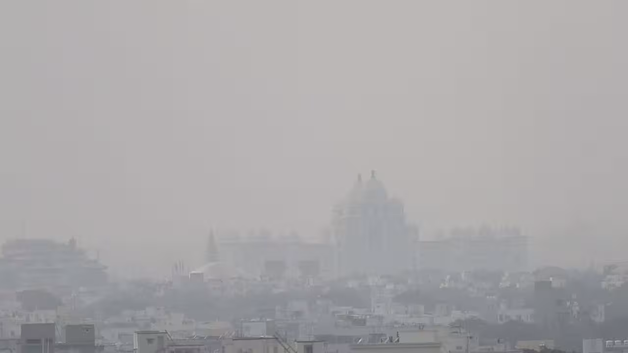 Air Quality | ఢిల్లీతో పోటీ!.. హైదరాబాద్లో రోజురోజుకు క్షీణిస్తున్న గాలి నాణ్యత