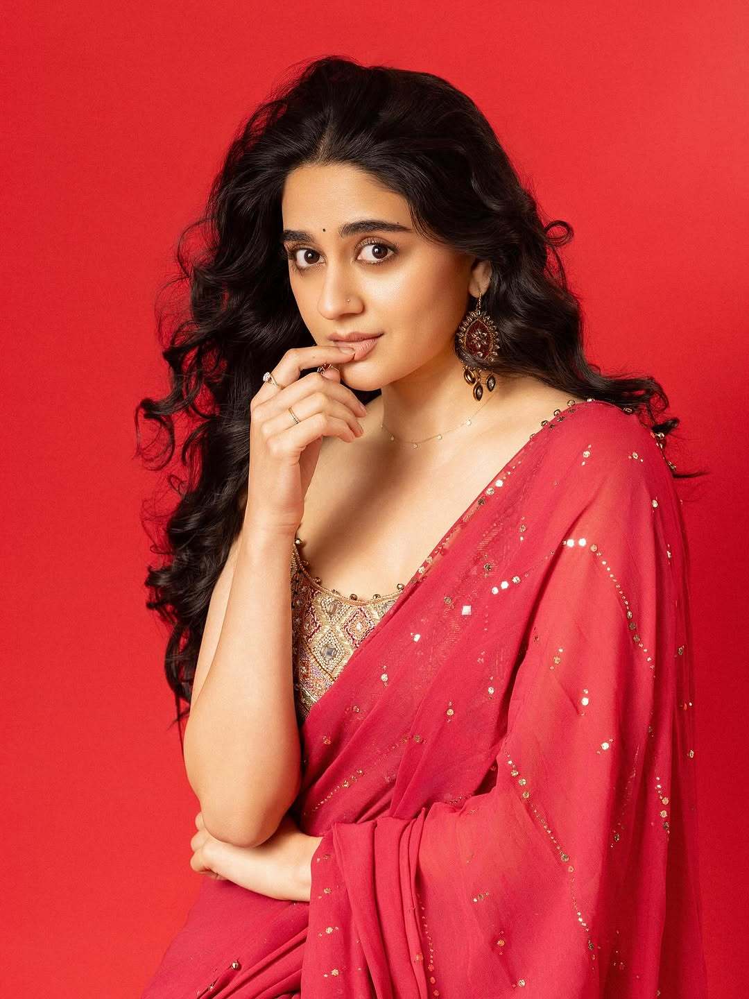 హను రాఘవపూడి దర్శకత్వం వహిస్తున్న ఈ హిస్టారికల్ యాక్షన్ మూవీ ఈ ఏడాది ఆగస్ట్లో ప్రేక్షకుల ముందుకు రాబోతుంది.