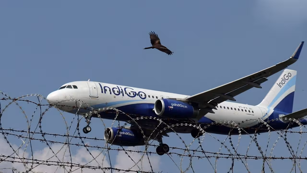 IndiGo Flight | ఇండిగో విమానానికి తృటిలో తప్పిన ప్రమాదం.. శంషాబాద్లో సేఫ్ ల్యాండ్