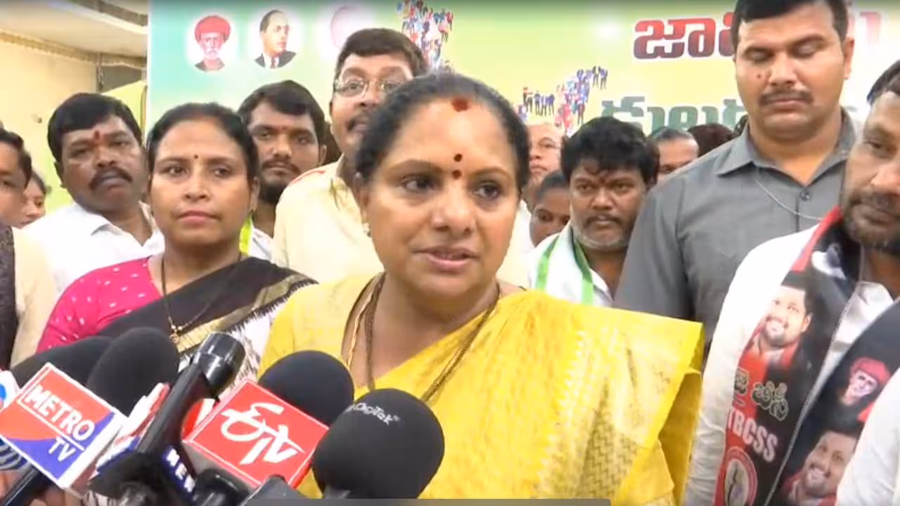 Kavitha | మున్సిపల్ ఎన్నికల కోసమే కేసీఆర్కు నోటీసులు: కవిత