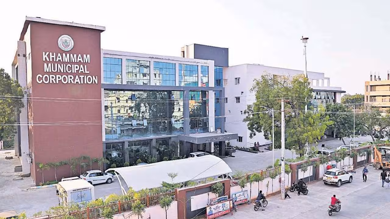 BRS | బీఆర్ఎస్కు బిగ్షాక్.. కాంగ్రెస్లోకి మరో ముగ్గురు కార్పొరేటర్లు