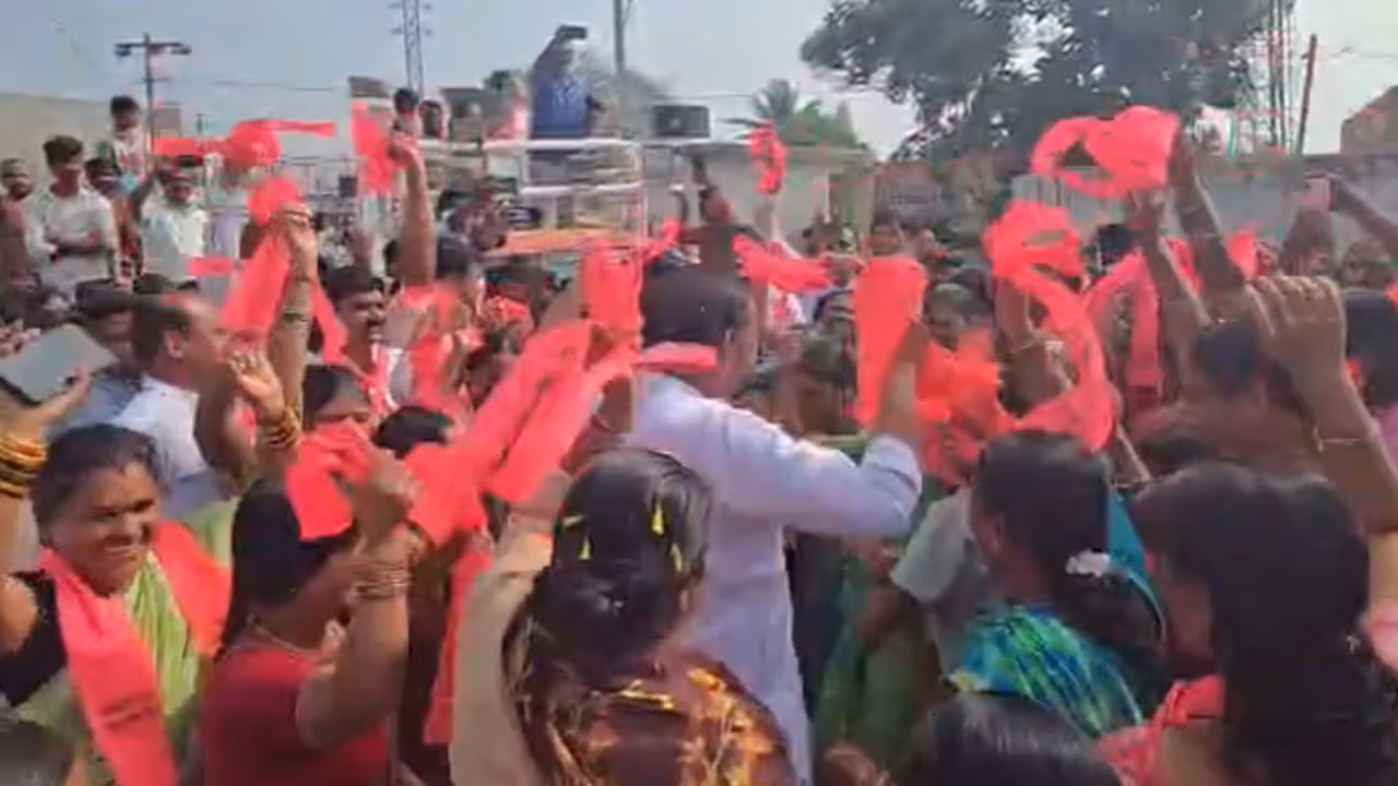 Malla Reddy | ఎన్నికల ప్రచారంలో స్టెప్పులతో అదరగొట్టిన మాజీ మంత్రి మల్లారెడ్డి