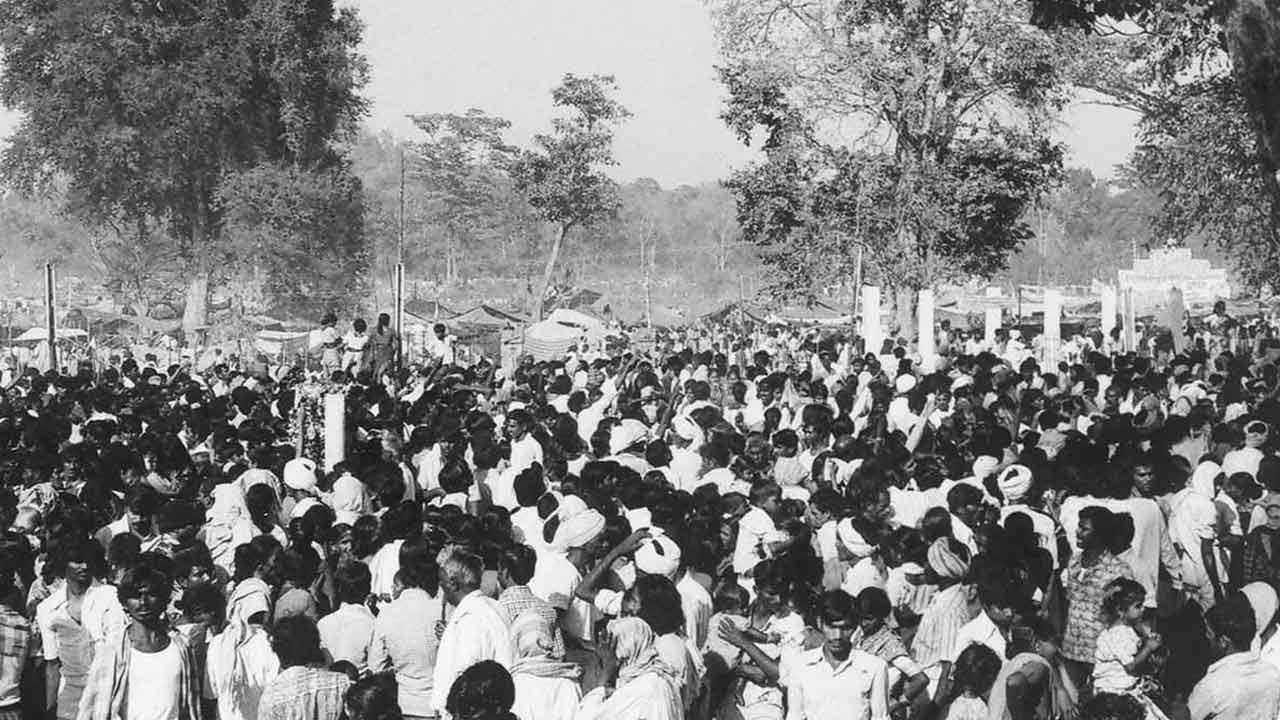 Medaram Jathara | 50 ఏళ్ల క్రితం మేడారం జాతర.. ఆశ్చర్యపరుస్తున్న ఫొటోలు - Image 1