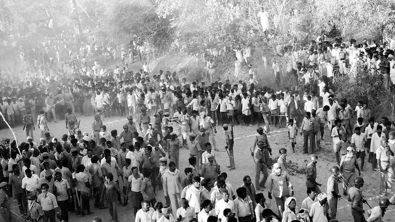Medaram Jathara | 50 ఏళ్ల క్రితం మేడారం జాతర.. ఆశ్చర్యపరుస్తున్న ఫొటోలు - Image 15