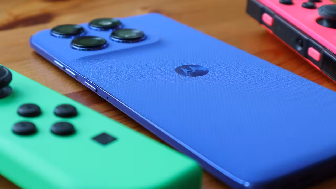 Motorola Edge 60 Pro | రూ.14వేలు తగ్గిన మోటోరోలా ఎడ్జ్60 ప్రొ స్మార్ట్ ఫోన్.. ఎందులో కొనాలంటే..?