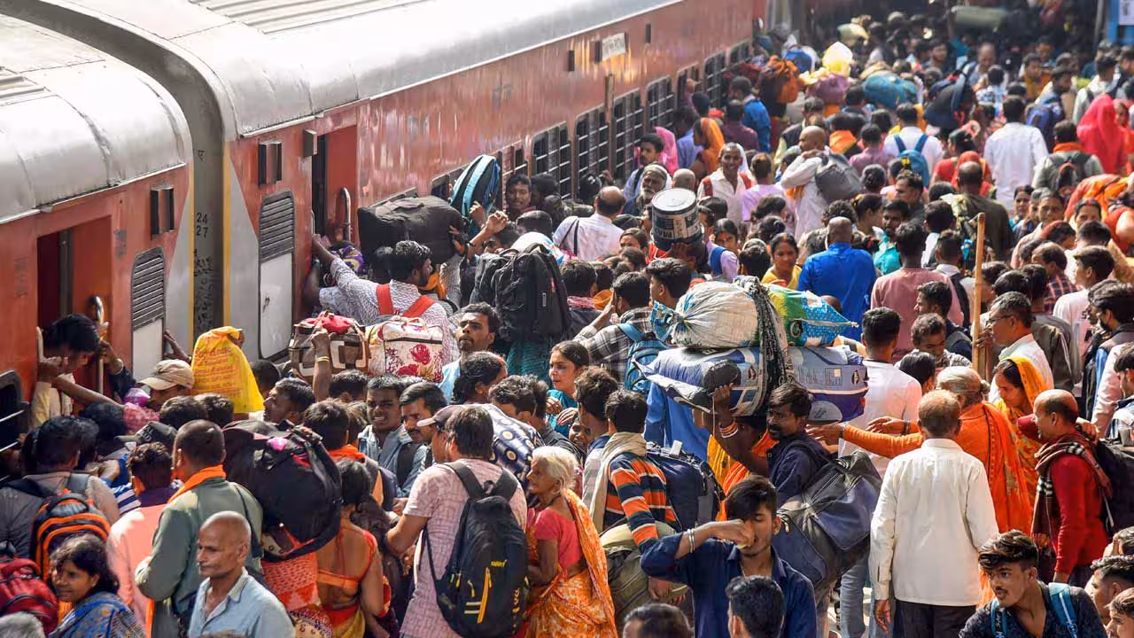 South Central Railway | దక్షిణ మధ్య రైల్వే సరికొత్త రికార్డు.. 12 రోజుల్లో ‘కోటి’ మంది ప్రయాణం..!