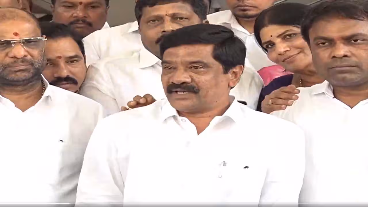 Prashanth Reddy | సింగరేణి కాంట్రాక్ట్ బయటపెట్టినందుకే నోటీసులు: మాజీ మంత్రి ప్రశాంత్రెడ్డి