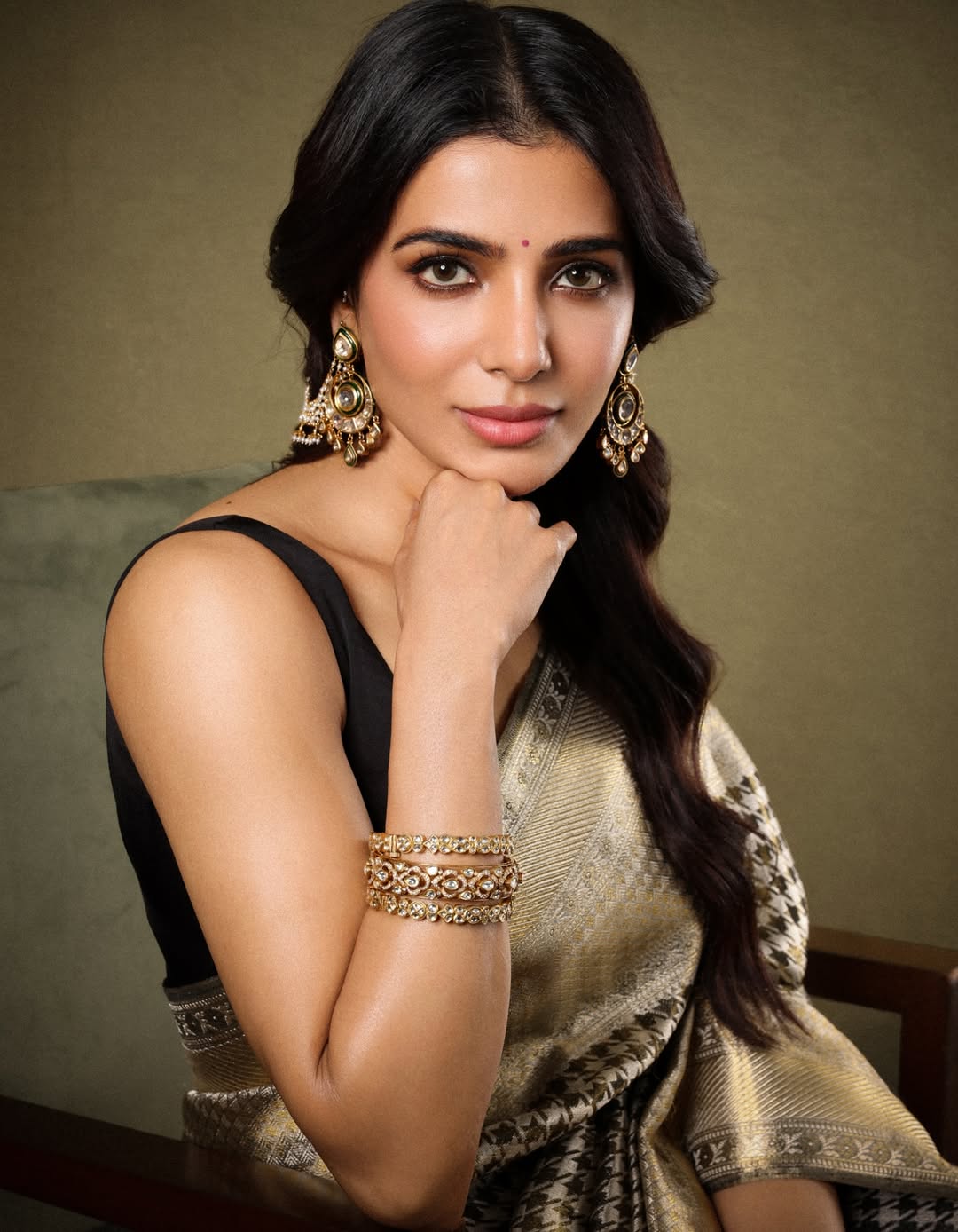 గతంలో నాగచైతన్యతో పెళ్లి తర్వాత తన పేరు ముందు అక్కినేనిని యాడ్ చేసింది.