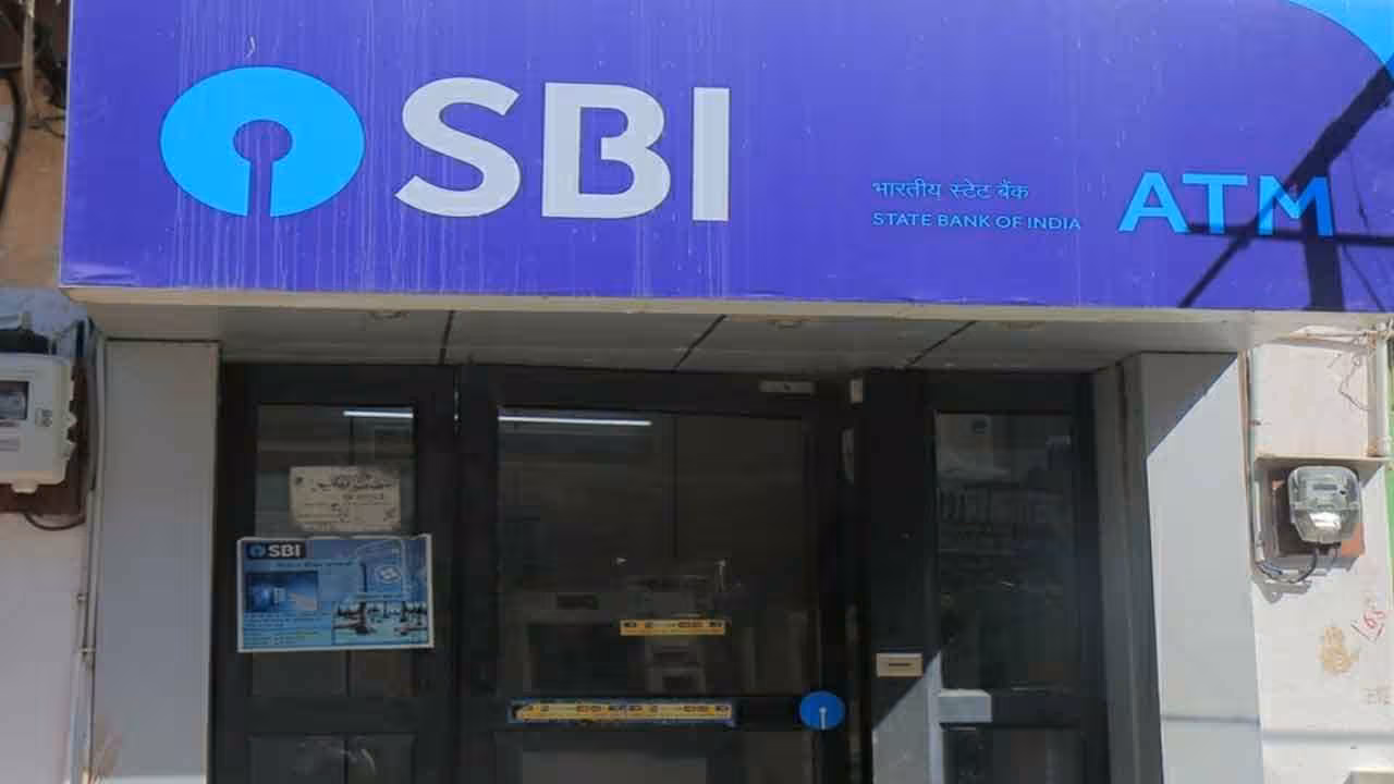SBI | వినియోగదారులకు షాకిచ్చిన ఎస్బీఐ.. ఏటీఎం వినియోగ చార్జిలు పెంపు..