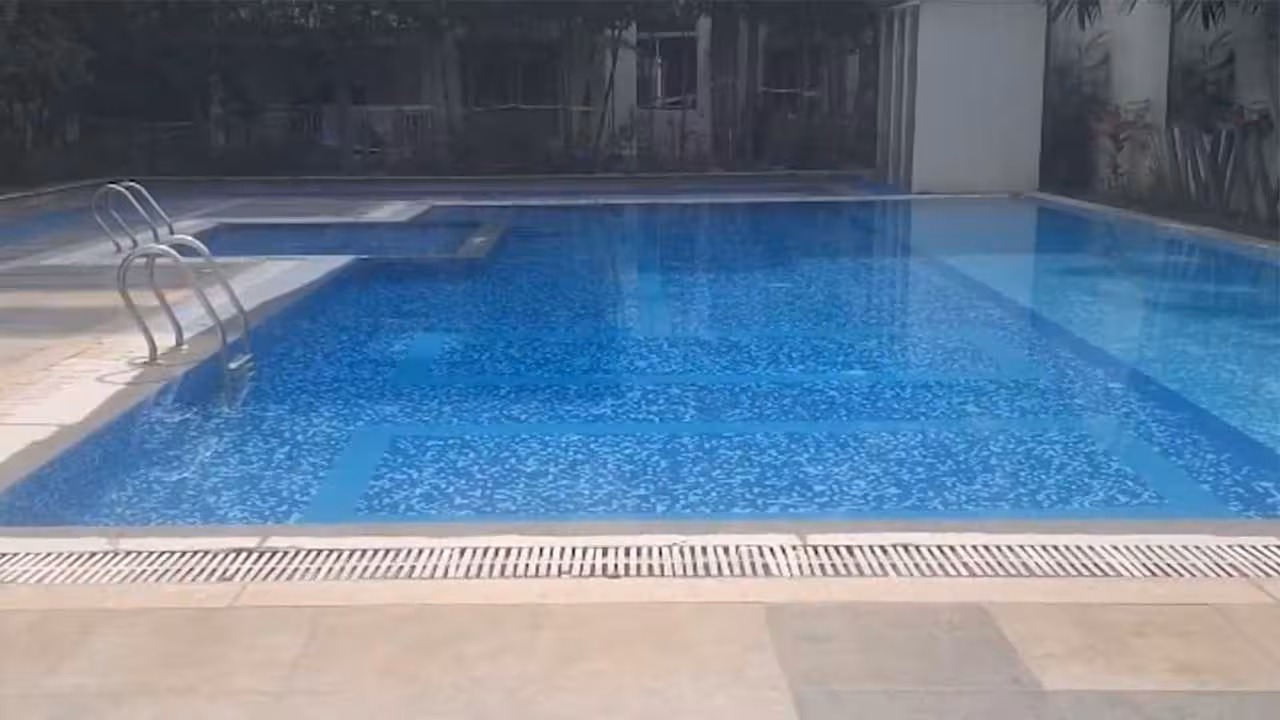 Swimming Pool | గేటెడ్ కమ్యూనిటీలో స్విమ్మింగ్పూల్లో పడి మూడేళ్ల బాలుడి మృతి