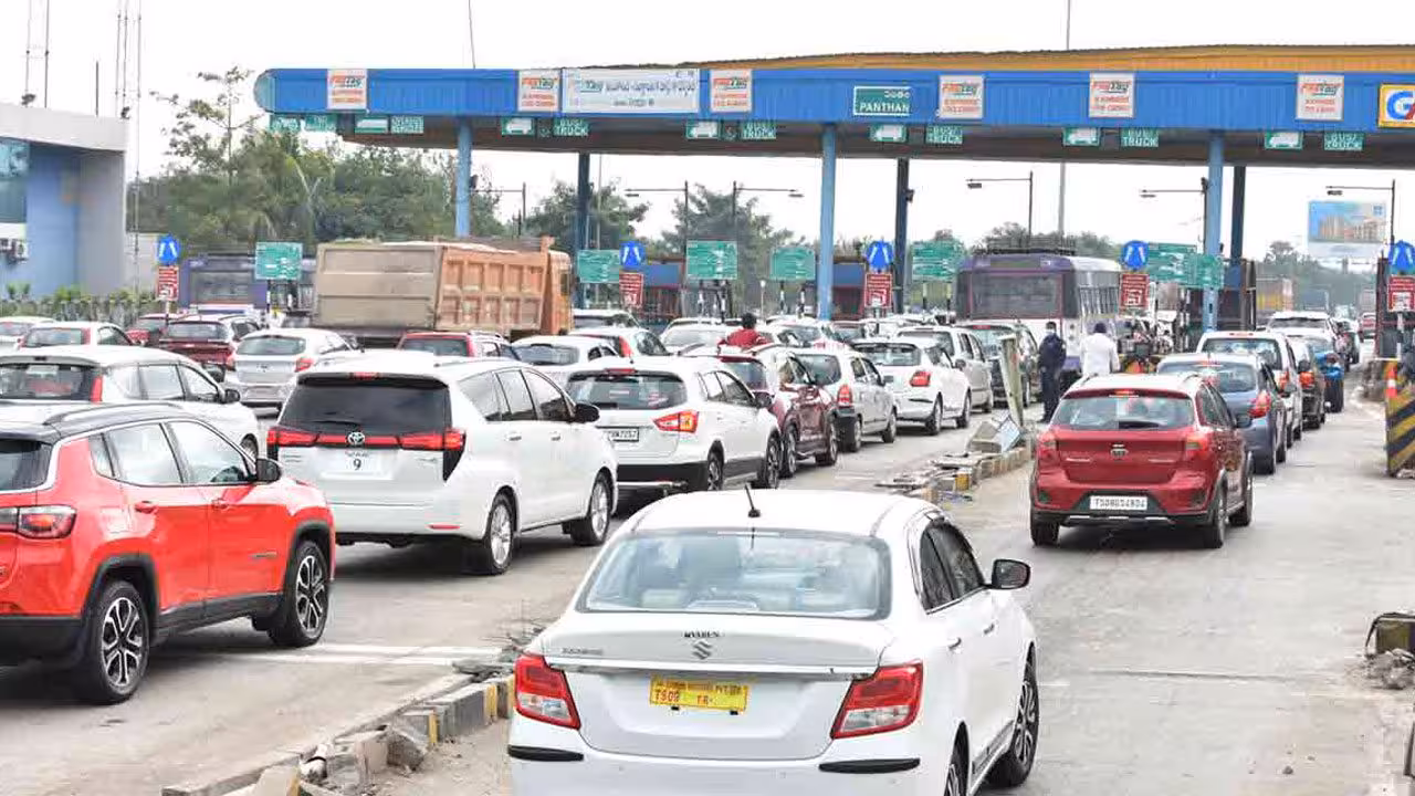 Panthangi Toll Plaza | 5 రోజుల్లో 3 లక్షలు.. ఐదు రోజుల్లో పంతంగి టోల్ప్లాజాను దాటిన వాహనాలు