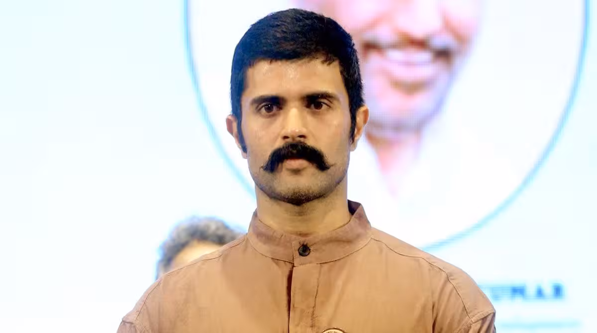Vijay Deverakonda | ఇండస్ట్రీ వాళ్లే సమస్యల్ని సృష్టిస్తున్నారు – టాలీవుడ్ పాలిటిక్స్పై విజయ్ దేవరకొండ ట్వీట్