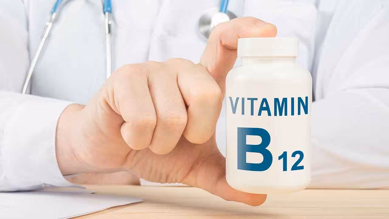 Vitamin B12 Veg Foods | విటమిన్ బి12 కోసం నాన్ వెజ్ అక్కర్లేదు.. ఈ వెజ్ ఆహారాలను కూడా తీసుకోవచ్చు..