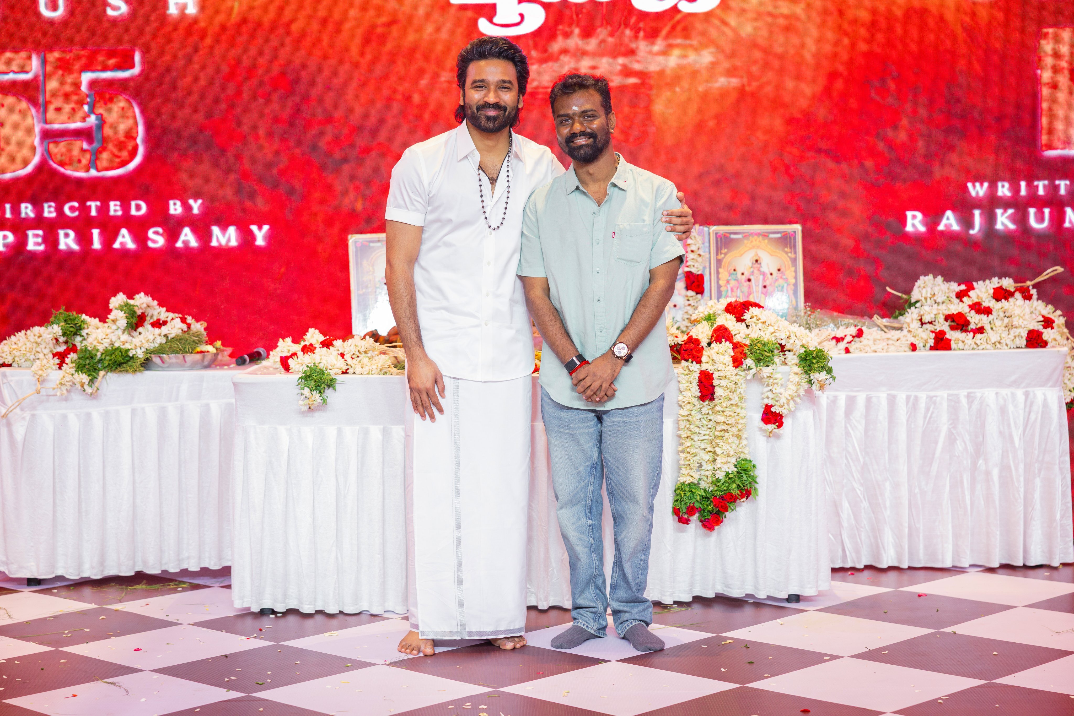 ఈ భారీ బడ్జెట్ మూవీలో సాయిపల్లవి, శ్రీలీల హీరోయిన్లుగా నటిస్తున్నారు.