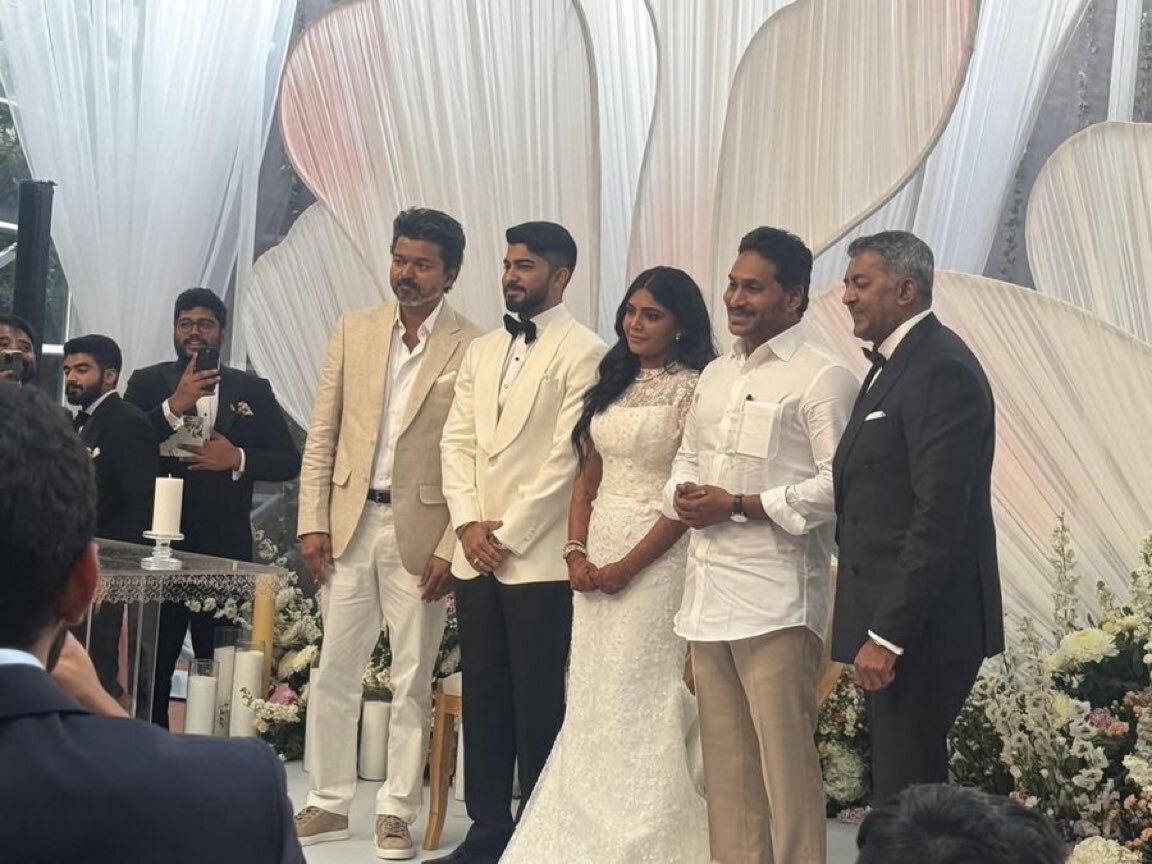 దళపతి విజయ్ నటించిన చివరి మూవీ జనగనాయగన్ సంక్రాంతికి రిలీజ్ కావాల్సింది. కానీ సెన్సార్ సమస్యల వల్ల వాయిదాపడింది.