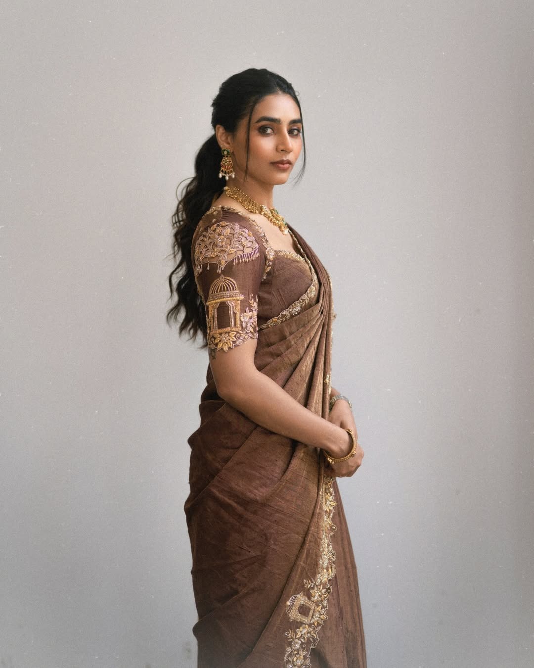 తెలుగులో నితిన్ తమ్ముడు మూవీలో ఓ హీరోయిన్గా నటించింది సప్తమి గౌడ.