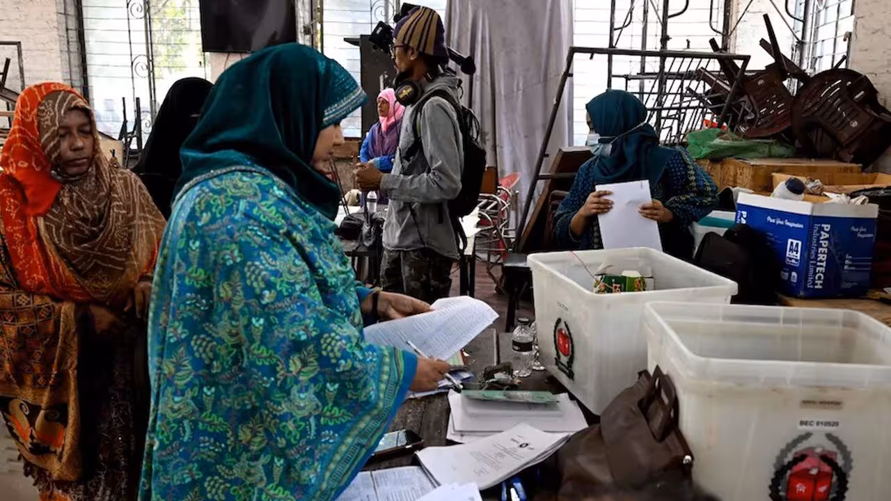 Bangladesh Elections | బంగ్లాదేశ్లో పార్లమెంట్ ఎన్నికలు.. రేపు ఉదయానికి ఫలితాలు